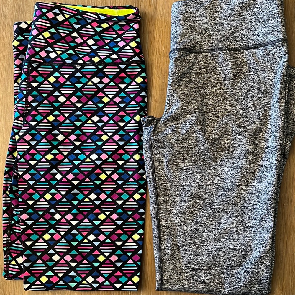 2 Pairs of Victoria Secret Sport Leggings Size Medium